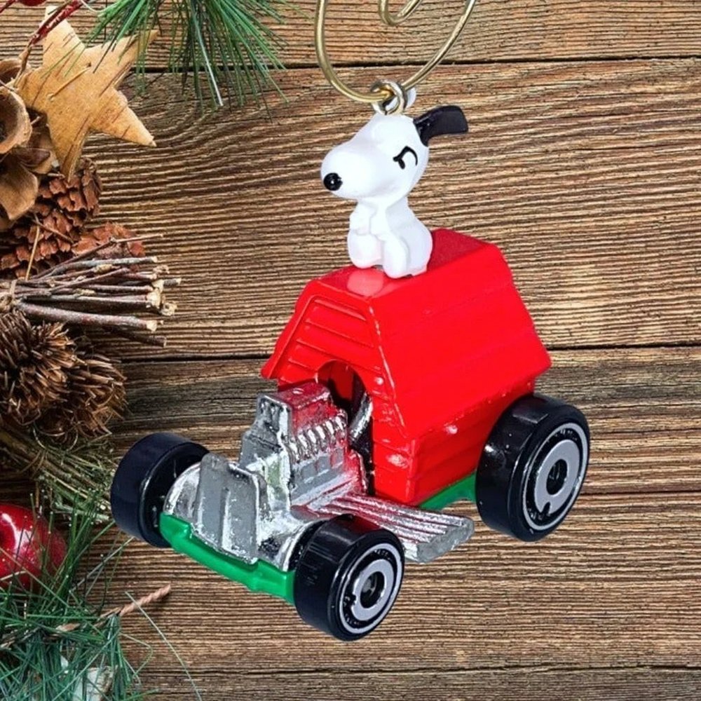 Peanuts Snoopy Dog House Car 1:64 Scale ONE OF A KIND Christmas Tree Ornament
